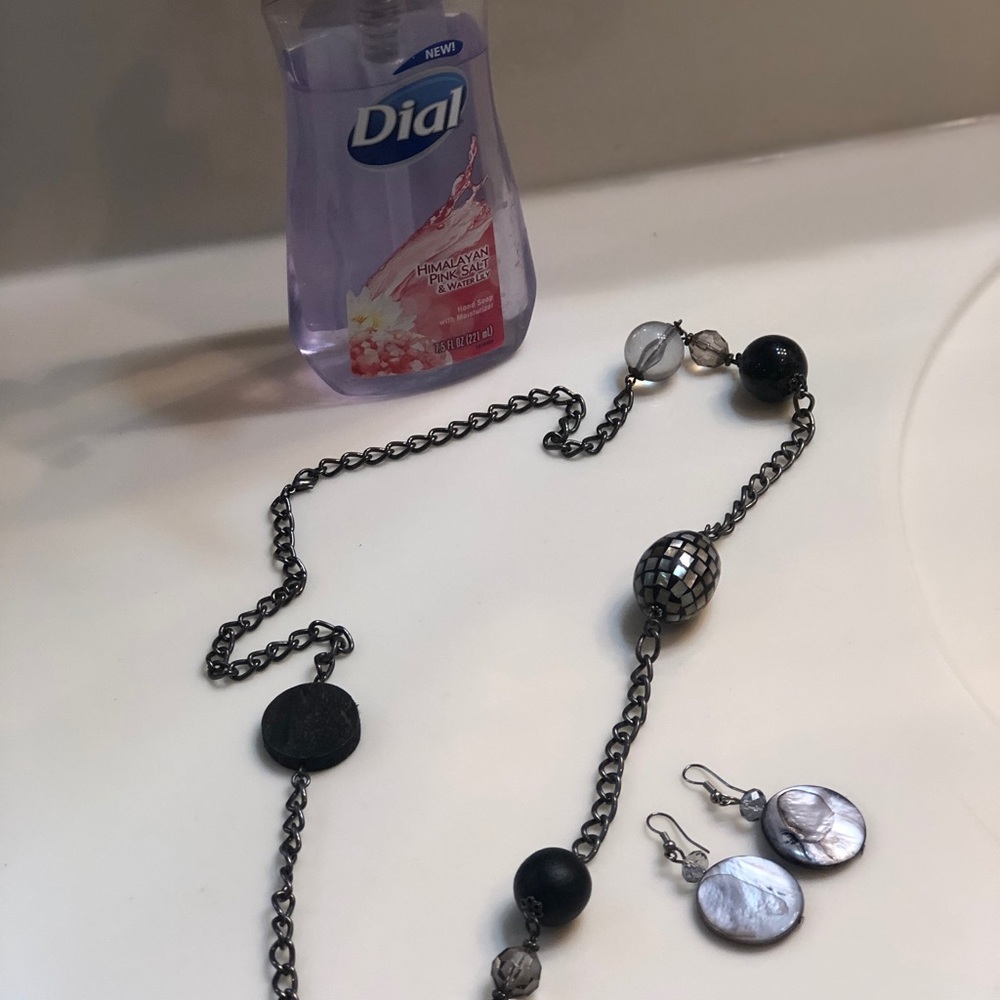 Shell necklace - Picture 4 of 8